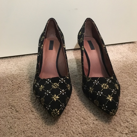 Black and gold Anthropologie heels - Picture 2 of 2